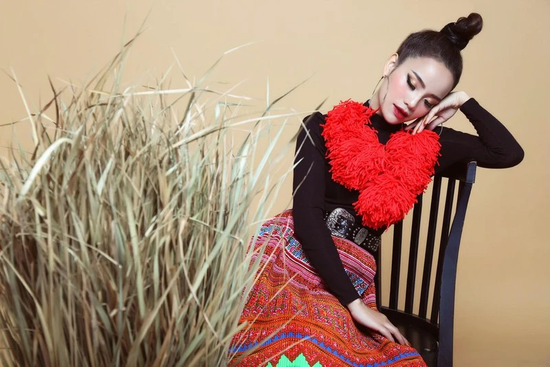 Sèn Hoàng Mỹ Lam được người dân Tây Bắc yêu mến gọi là họa mi của núi rừng Tây Bắc.