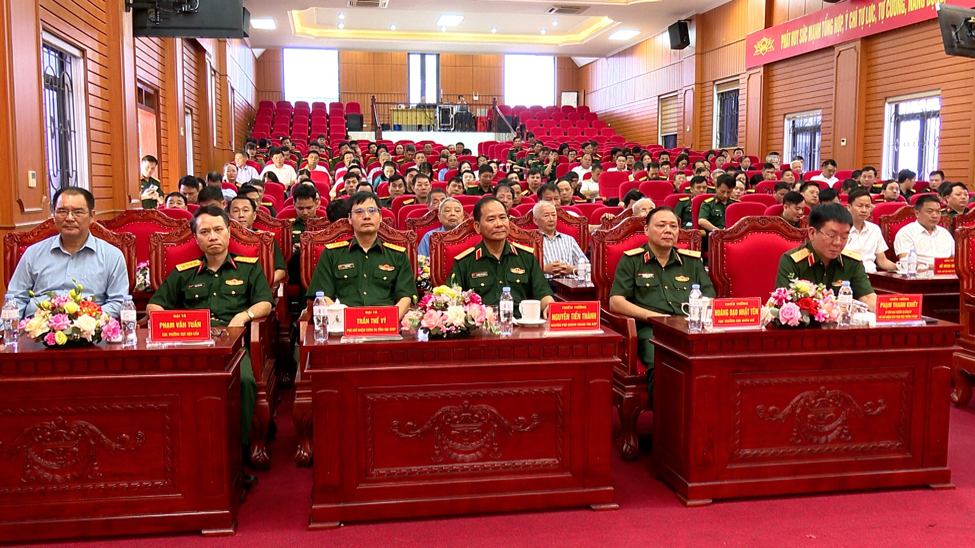 Đại biểu dự hội nghị. 334.jpg