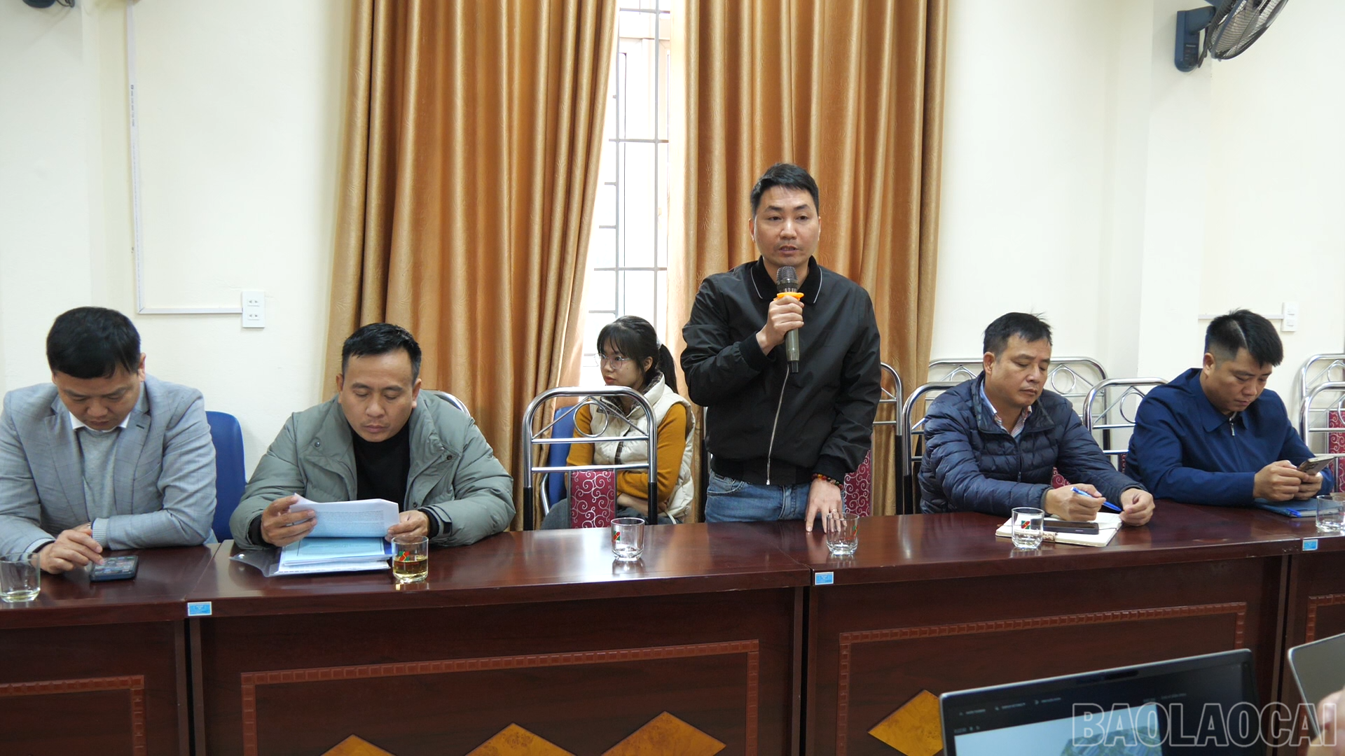 Los representantes de las empresas que operan en el Parque Industrial de Tang Long aportaron sus opiniones al Proyecto para convertir el Parque Industrial de Tang Long en un parque industrial ecológico. baolaocai-br_p116044000-01-30-24still005.png