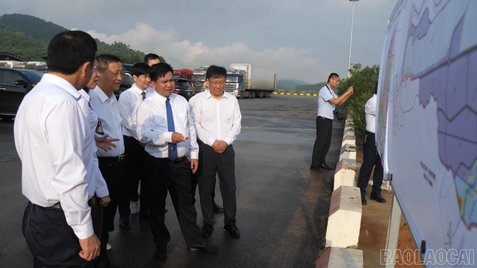 baolaocai-br_tq-dau-tu00-18-24-43still008.png