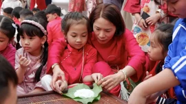 Học sinh thời nay còn mong Tết như trước?