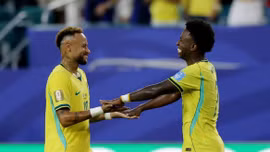 Neymar tái xuất, Brazil vùi dập Scotland 3 bàn không gỡ