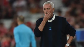 Fenerbahce kiếm bộn tiền nhờ sa thải Mourinho