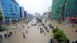 Pakistan sơ tán hơn 480.000 người dân bị mắc kẹt do lũ lụt