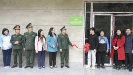 Khánh thành, bàn giao nhà tình nghĩa cho thân nhân liệt sĩ Nùng Sử Khuấn