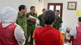 Số phận pháp lý của 11 trẻ được giải cứu khỏi đường dây mang thai hộ