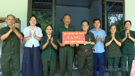 Hội Cựu thanh niên xung phong tỉnh trao tặng nhà tình nghĩa cho hội viên khó khăn tại xã Nghĩa Tâm