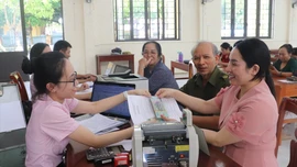 Sinh viên đầu tiên của Lào Cai được giải ngân vay vốn theo Quyết định 29