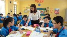 Chính phủ: Sách giáo khoa thống nhất toàn quốc từ 2026, miễn phí năm 2030