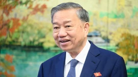 Bộ Chính trị: Từ 2026, người dân được khám sức khỏe định kỳ miễn phí, từng bước miễn viện phí cơ bản