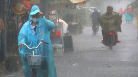 Xuất hiện áp thấp trên Biển Đông, cảnh báo mưa dông diện rộng ngày 16/9