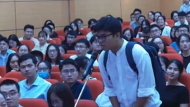 Hồ sơ '10 điểm' của bác sĩ bỏ chương trình nội trú Y Hà Nội