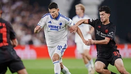 Cầu thủ gốc Việt đắt giá nhất thế giới làm nên lịch sử ở Champions League
