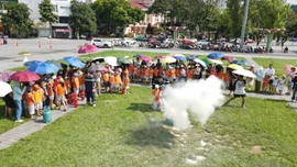 Lào Cai: Gần 3.000 học sinh và người dân tham gia diễn tập kỹ năng phòng cháy, chữa cháy