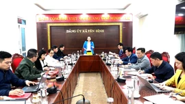 Phó Bí thư Tỉnh ủy Giàng Thị Dung kiểm tra, giám sát công tác bầu cử tại xã Yên Bình