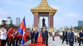 Tổng Bí thư Tô Lâm đặt vòng hoa tại Đài Độc lập, Đài tưởng niệm cố Quốc vương Norodom Sihanouk, Đài Hữu nghị Campuchia - Việt Nam