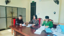 Công an xã Lục Yên xử phạt đối tượng cung cấp, chia sẻ thông tin sai sự thật trên mạng xã hội