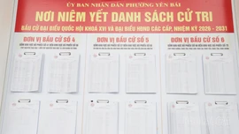 Phường Yên Bái hoàn thành niêm yết danh sách cử tri tại 100% khu vực bỏ phiếu