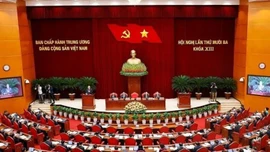 Thông cáo báo chí về ngày làm việc thứ hai Hội nghị Trung ương 13