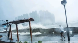 Chuyên gia cảnh báo hiệu ứng "bão chồng bão", Trung Quốc ứng phó khẩn cấp