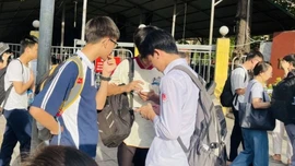 Áp lực học tập: 'Sát thủ vô hình' của sức khỏe tinh thần học sinh