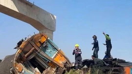 Thủ tướng Thái Lan yêu cầu truy cứu trách nhiệm vụ sập cần cẩu nghiêm trọng