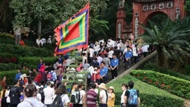 Bác bỏ thông tin hoán đổi ngày làm việc để nghỉ lễ Giỗ Tổ, 30/4 9 ngày