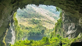 Hang Sơn Đoòng đã kín chỗ đến năm 2027