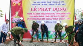 Xã Bát Xát và Bảo Thắng ra quân làm đường giao thông nông thôn