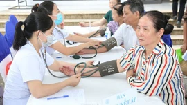 Đề xuất lộ trình ưu tiên khám sức khỏe định kỳ, khám sàng lọc miễn phí