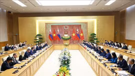 Thủ tướng Lê Minh Hưng hội đàm với Thủ tướng Slovakia Robert Fico