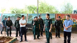 Thiếu tướng Đặng Quốc Đồng kiểm tra công tác chuẩn bị diễn tập tại xã Tằng Loỏng