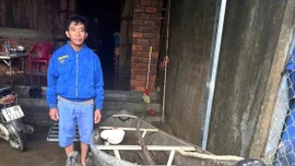 Tặng bằng khen cho người đàn ông dũng cảm cứu hơn 40 người ở rốn lũ Hòa Thịnh