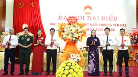Đồng chí Giàng Thị Dung - Phó Bí thư Tỉnh ủy, Chủ tịch Ủy ban Mặt trận Tổ quốc Việt Nam tỉnh dự Đại hội đại biểu Mặt trận Tổ quốc Việt Nam phường Yên Bái