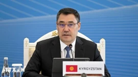 Quốc hội Kyrgyzstan giải thể, bầu cử sớm vào tháng 11
