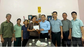 Thăm hỏi gia đình cháu bé tử vong do đuối nước tại xã Trịnh Tường