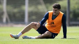 NÓNG: Tiền đạo chủ lực Arsenal dính chấn thương