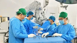 Bác sĩ Việt Nam phục hồi vận động cho thanh niên Hàn Quốc liệt tứ chi do tai nạn
