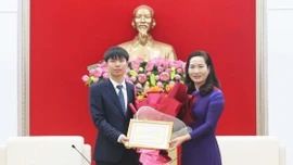 Học sinh đoạt huy chương đồng kỳ thi Olympic tin học quốc tế nhận thưởng 400 triệu đồng