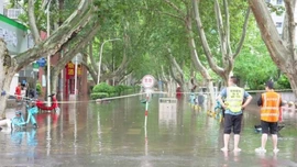 Hơn 4.000 người mắc kẹt vì mưa lũ ở Cam Túc, Trung Quốc