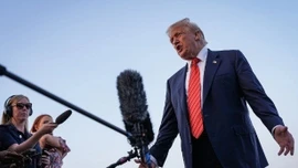 Ông Trump để ngỏ việc phát tiền cho người Mỹ thu nhập thấp