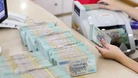Ngân hàng trả lãi suất tiết kiệm gần 10% cho khách hàng gửi tối thiểu... 1.500 tỷ đồng