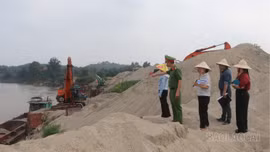 5 địa phương ký quy chế phối hợp bảo vệ cát, sỏi lòng sông tại khu vực giáp ranh