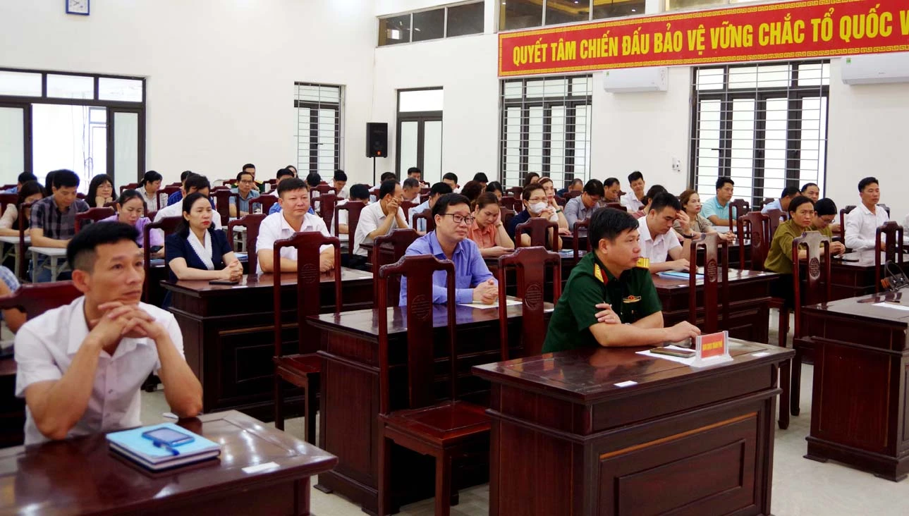 Cac hoc vien tham gia lop hoc.JPG