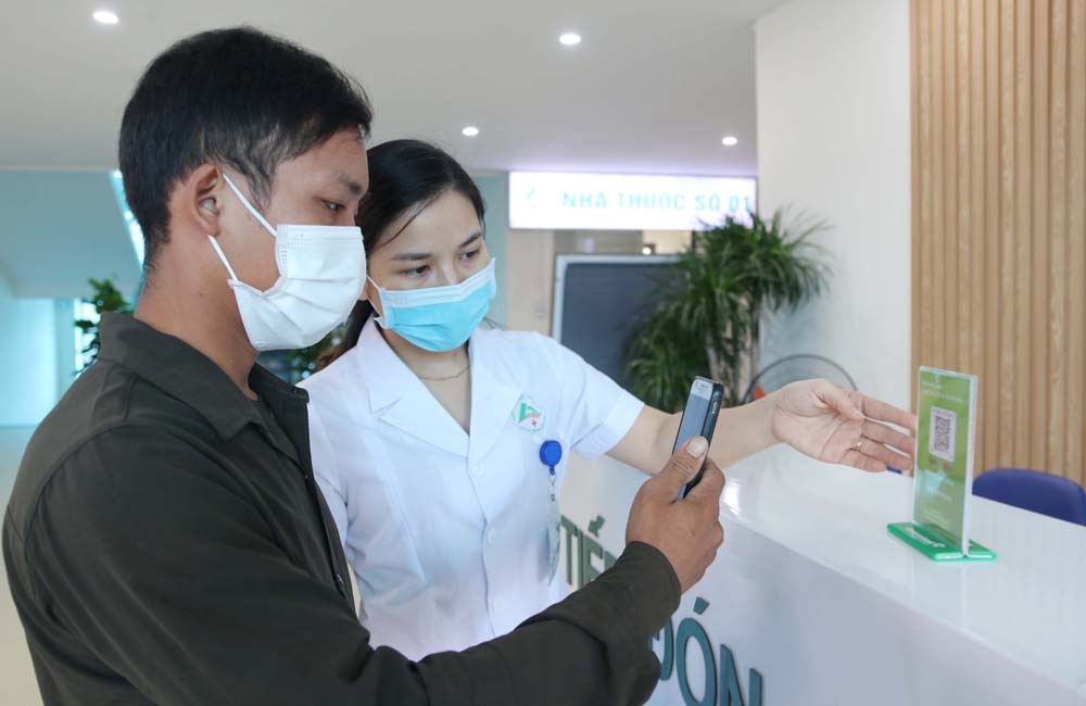 Hướng dẫn người dân thanh toán không dùng tiền mặt tại cơ sở y tế. thanh toan bang QR.JPG