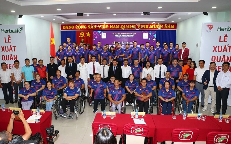 Đoàn thể thao người khuyết tật Việt Nam dự ASEAN Para Games 12 với 164 thành viên.