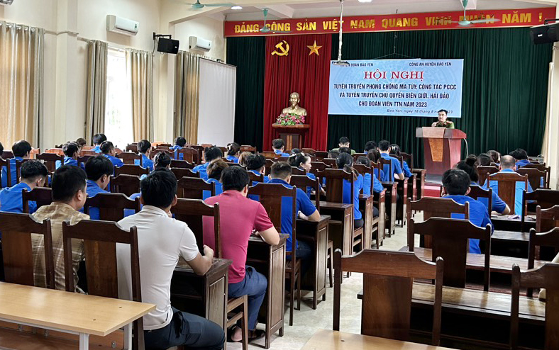 Các hội nghị tuyên truyền về PCCC và CNCH được công an các địa phương thường xuyên tổ chức. 1a.jpg
