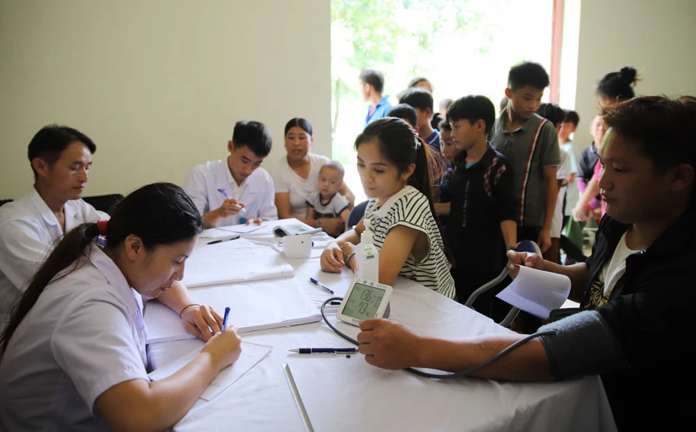 anh 4.4 tin nam xe.jpg