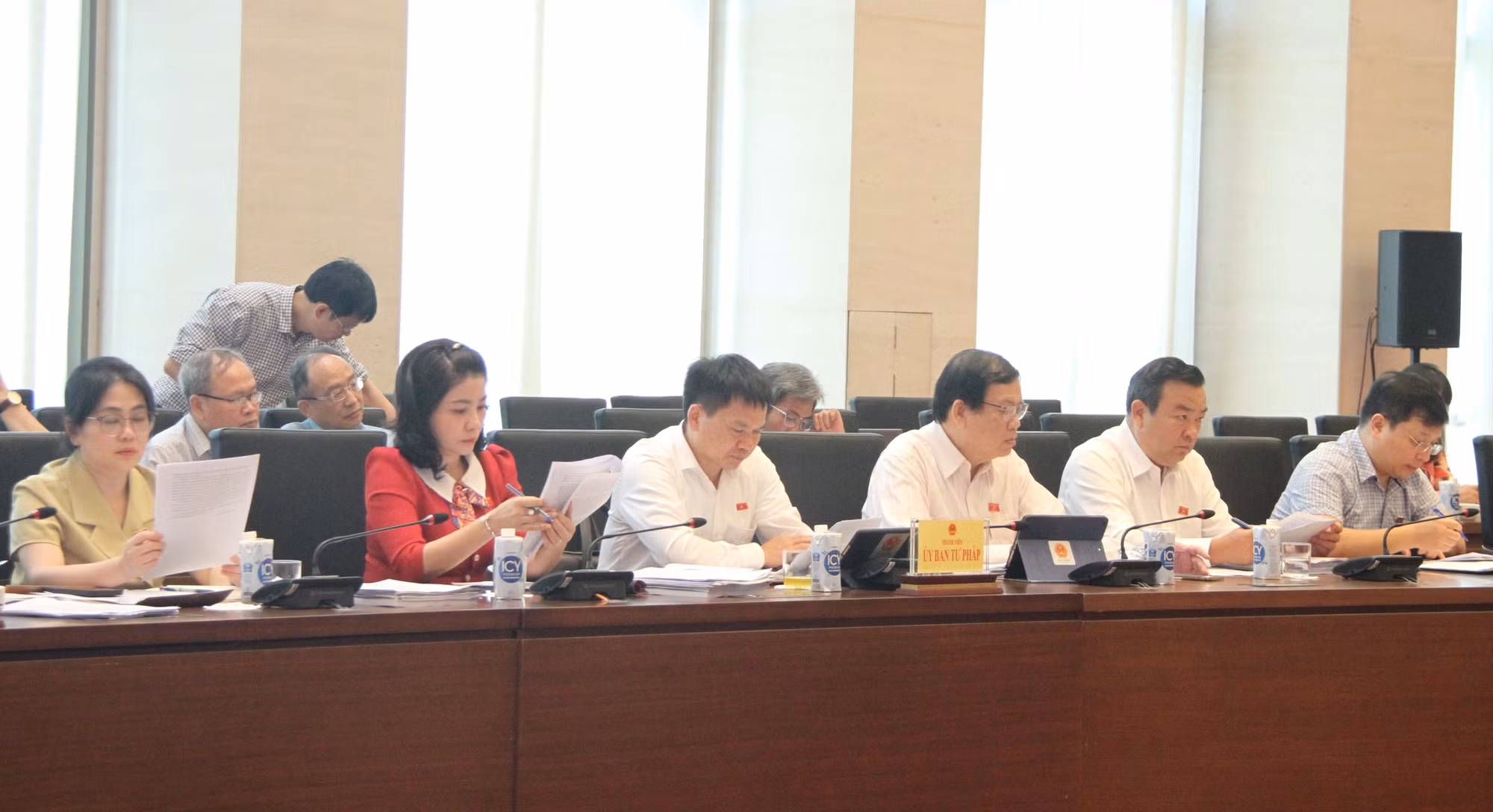 Các đại biểu tham dự Phiên họp.