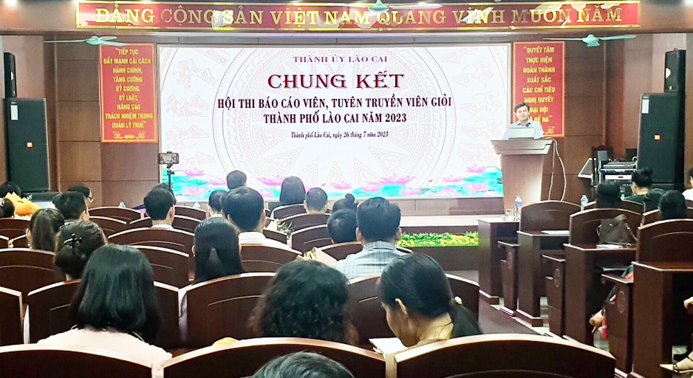 Quang cảnh hội thi. 1.png